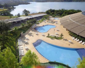 enseada apart hotel beira lago